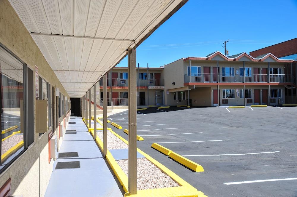 Rodeway Inn Cedar City Exterior photo