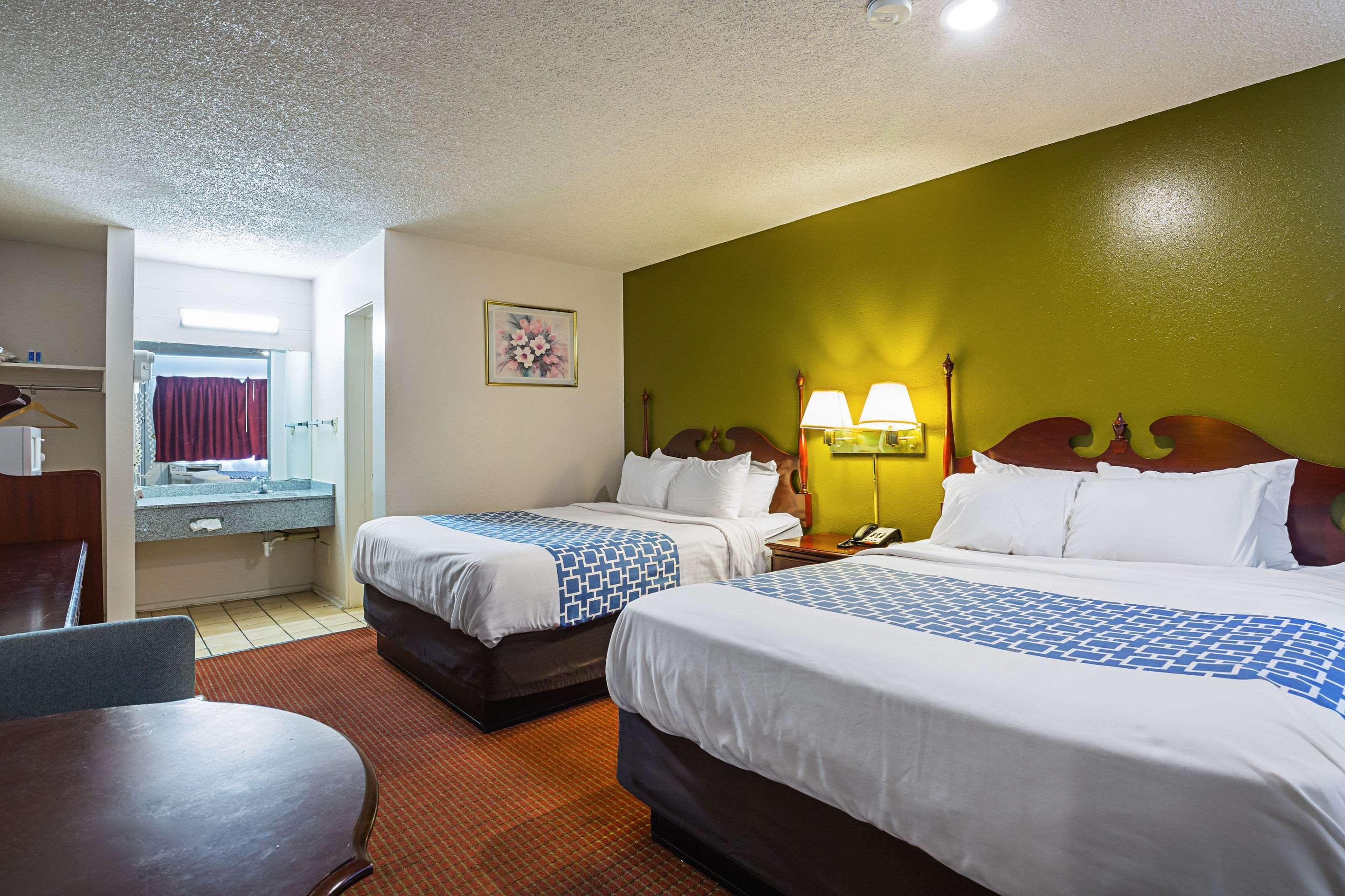 Rodeway Inn Cedar City Exterior photo