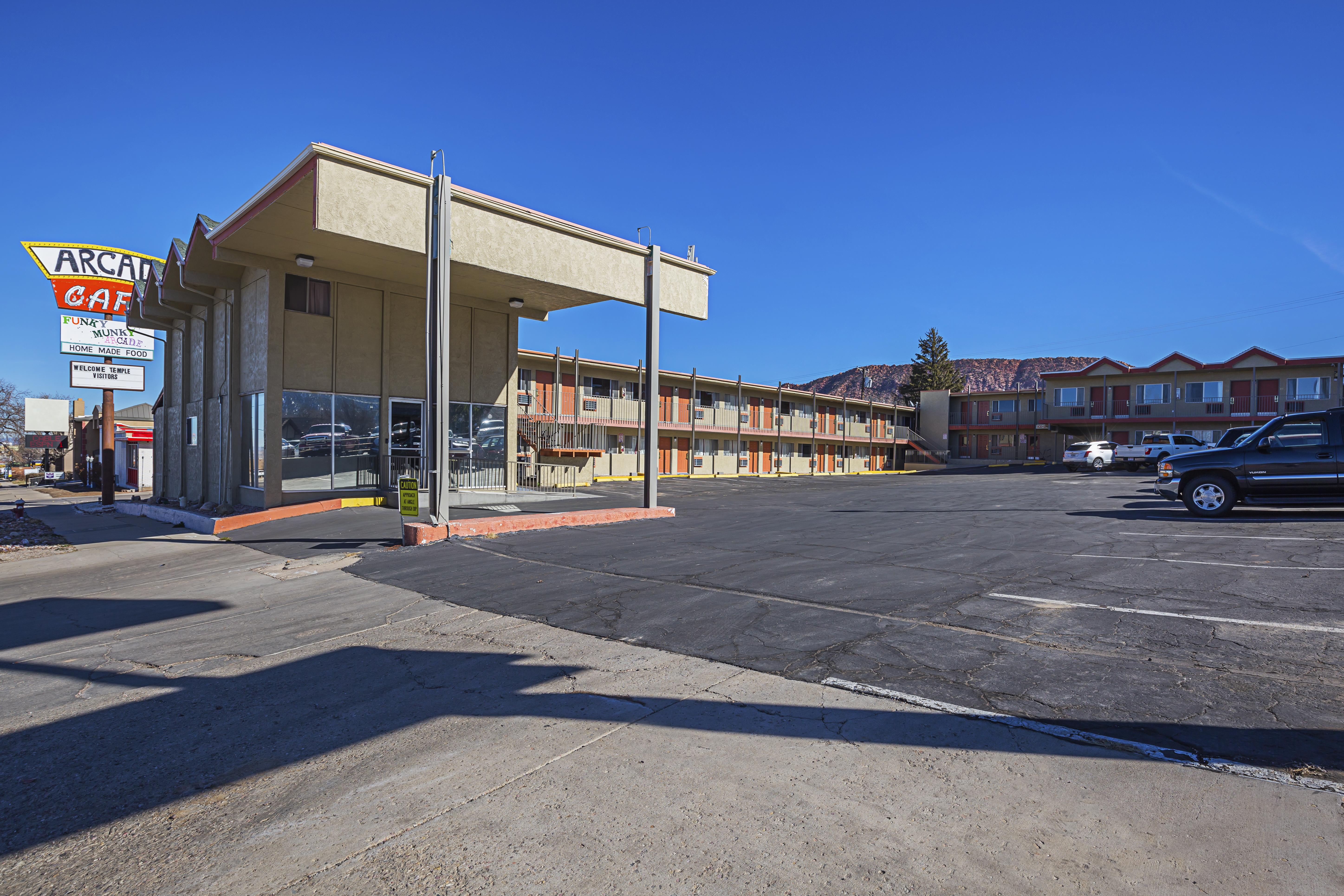 Rodeway Inn Cedar City Exterior photo