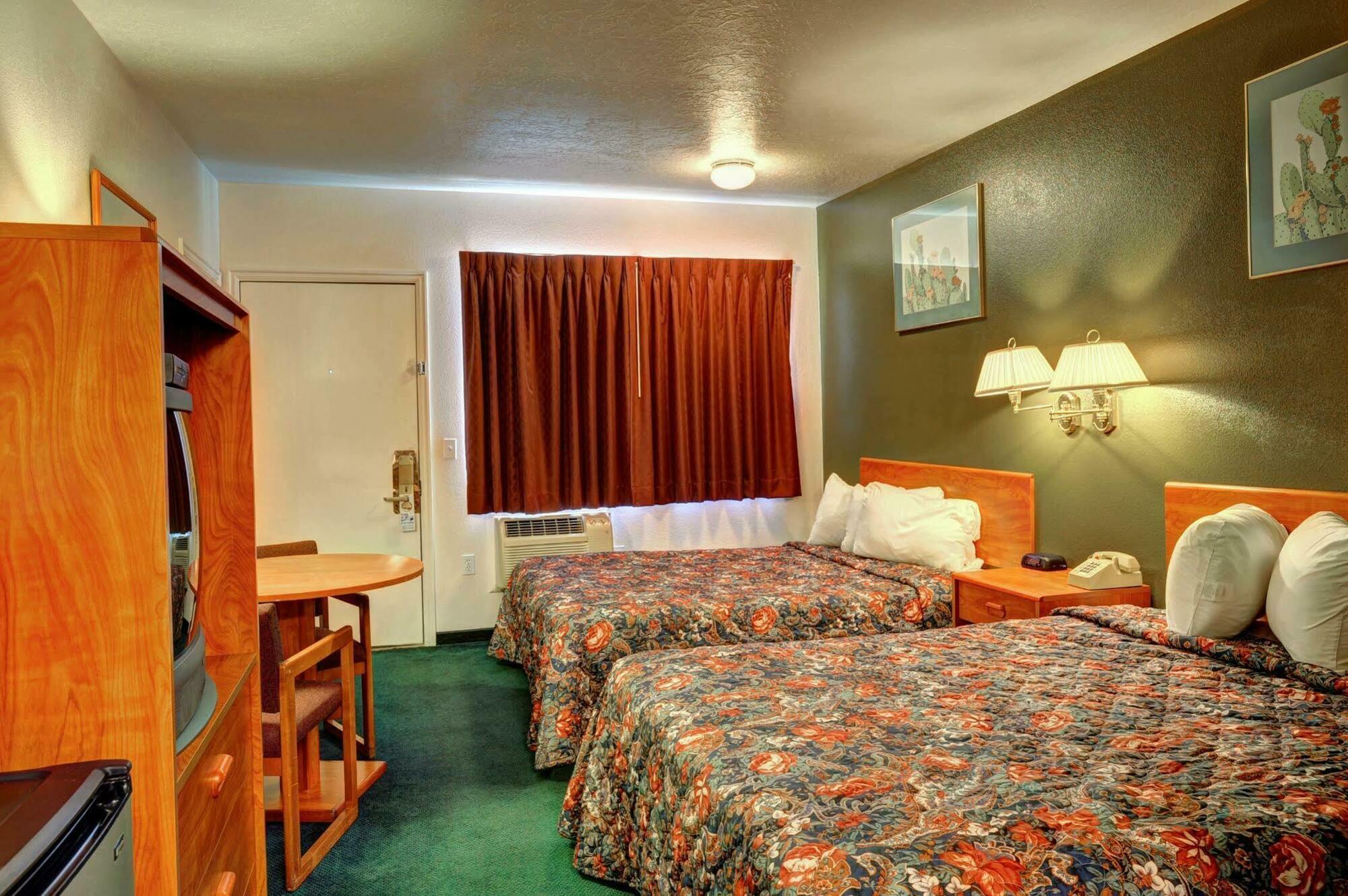 Rodeway Inn Cedar City Exterior photo