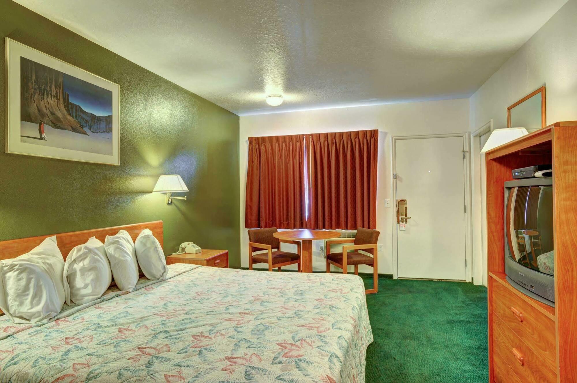 Rodeway Inn Cedar City Exterior photo