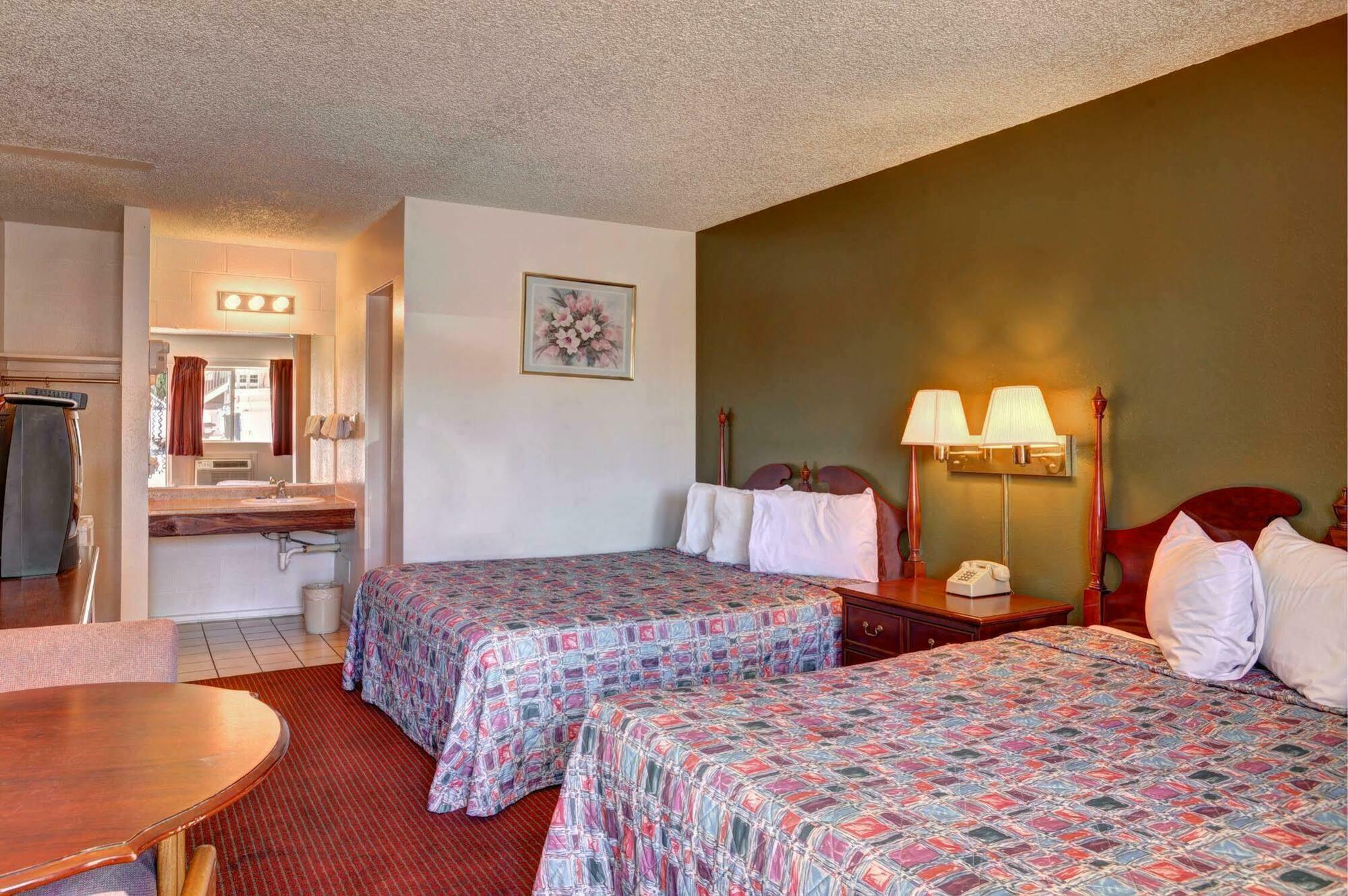 Rodeway Inn Cedar City Exterior photo