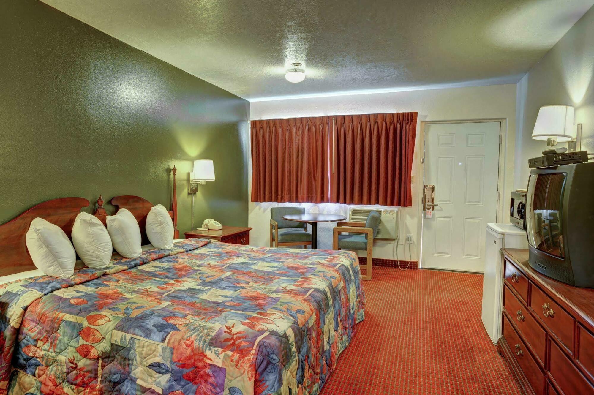 Rodeway Inn Cedar City Exterior photo