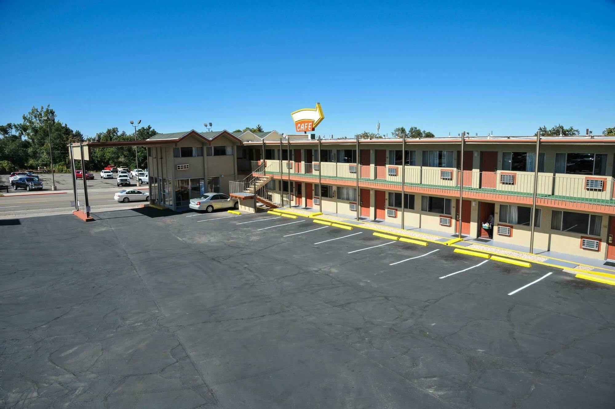 Rodeway Inn Cedar City Exterior photo